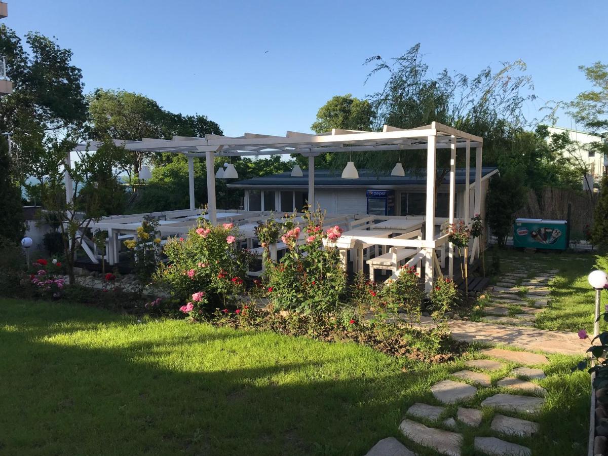 Family Hotel Akra Tsjernomorets Eksteriør bilde