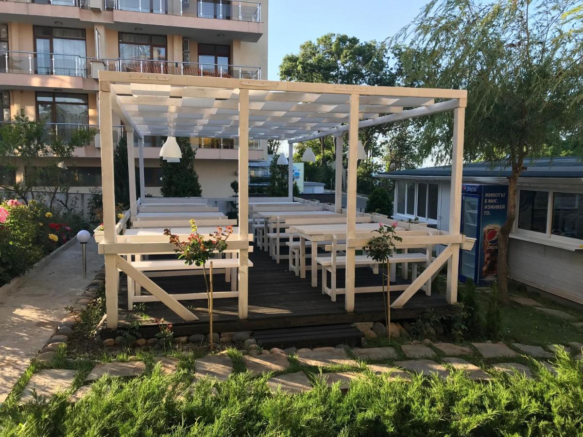 Family Hotel Akra Tsjernomorets Eksteriør bilde