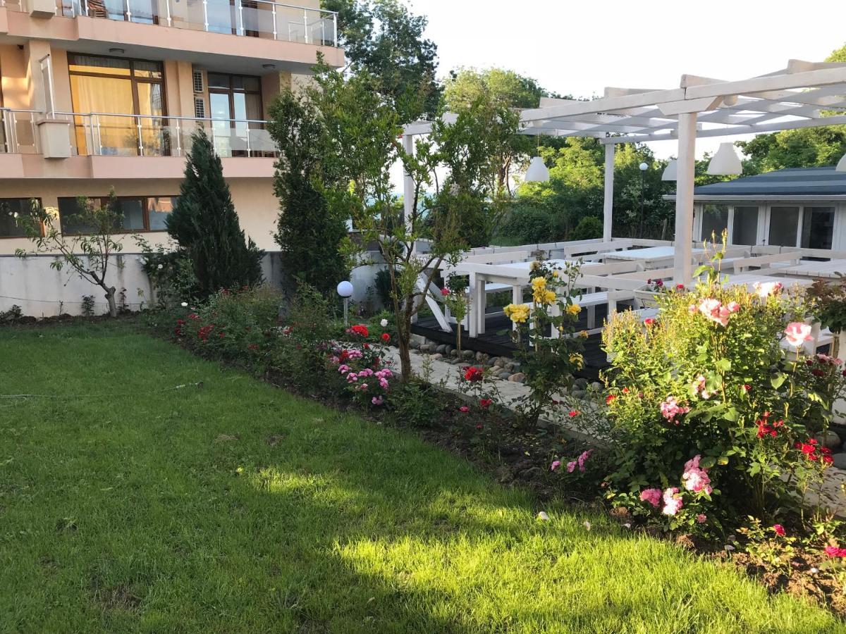 Family Hotel Akra Tsjernomorets Eksteriør bilde