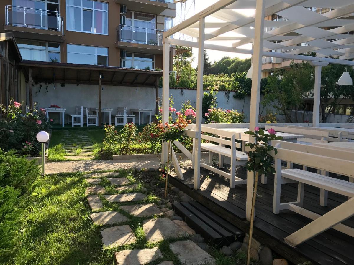 Family Hotel Akra Tsjernomorets Eksteriør bilde